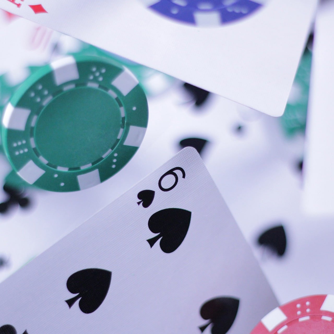 n52 Live Dealer Baccarat ကတ်ဂိမ်းတွင် မြန်မာ ကစားသမားများ တိုက်ရိုက်ကစားနေသောပုံ